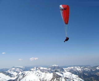  Experiencia de parapente en La Clusaz con Flyeo 